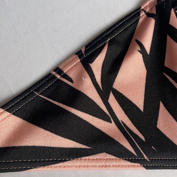 Victoria’s Secret Bikini Top Pink & Black Medium - Picture 7 of 7